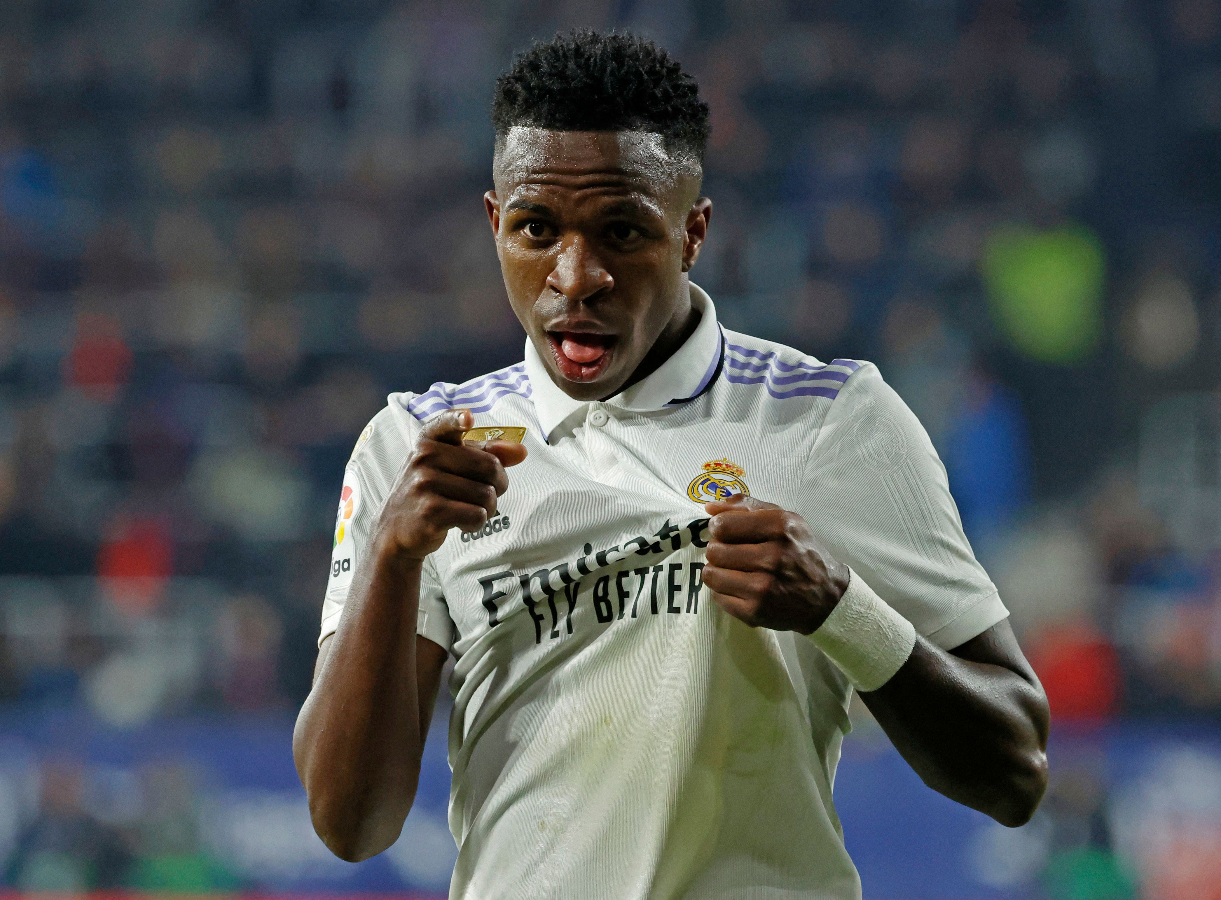 هم‌دستی هواداران اسپانیایی؛ شعارهای نژادپرستانه علیه ستاره برزیلی رئال مادرید