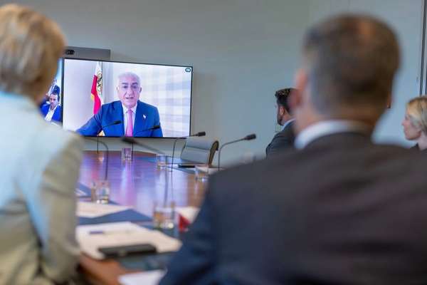 شاهزاده رضا پهلوی با رهبران اپوزیسیون استرالیا درباره حمایت از ایرانیان گفتوگو کرد