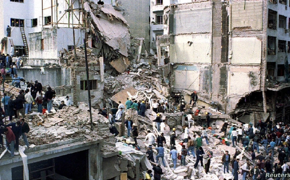 الأرجنتين تطلب من باكستان وسريلانكا إلقاء القبض على وزير الداخلية الإيراني