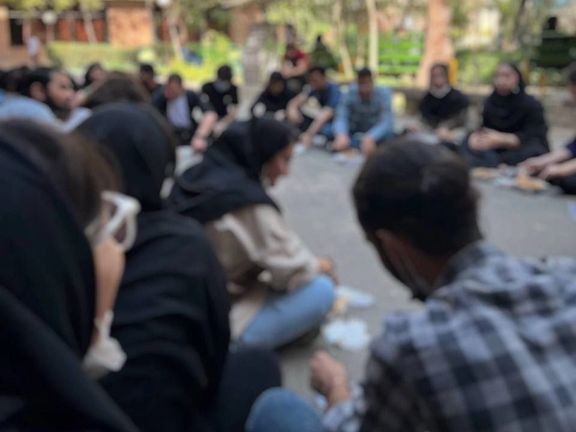 مبارزه مدنی دانشجویان دانشگاه طباطبایی برای پایان دادن به سلفهای تکجنسیتی