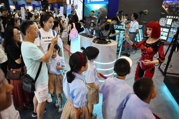 دولت چین در تلاش برای نظارت بر سیستمهای هوش مصنوعی