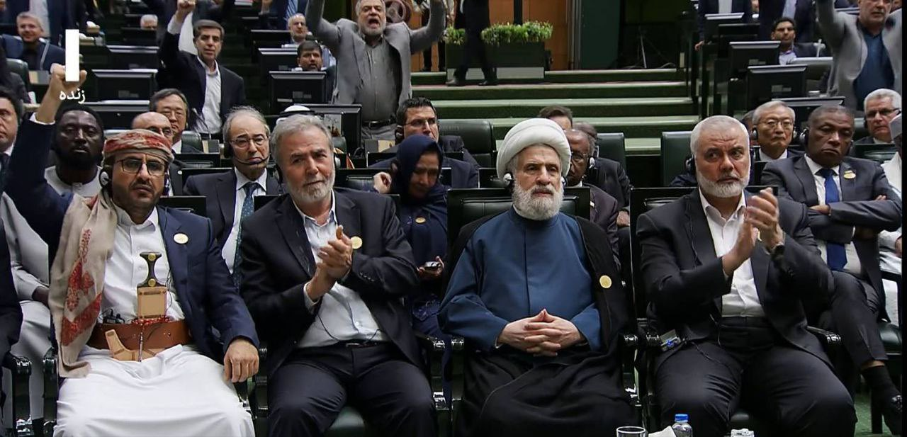 مراسم تحلیف زیر سایه حضور سران گروه‌های نیابتی؛ پزشکیان به‌عنوان رییس‌جمهوری سوگند خورد