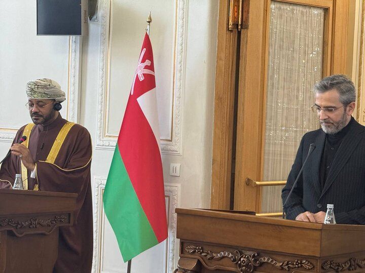 Oman's FM Visits Iran Amid Speculations of Mediating Role 
