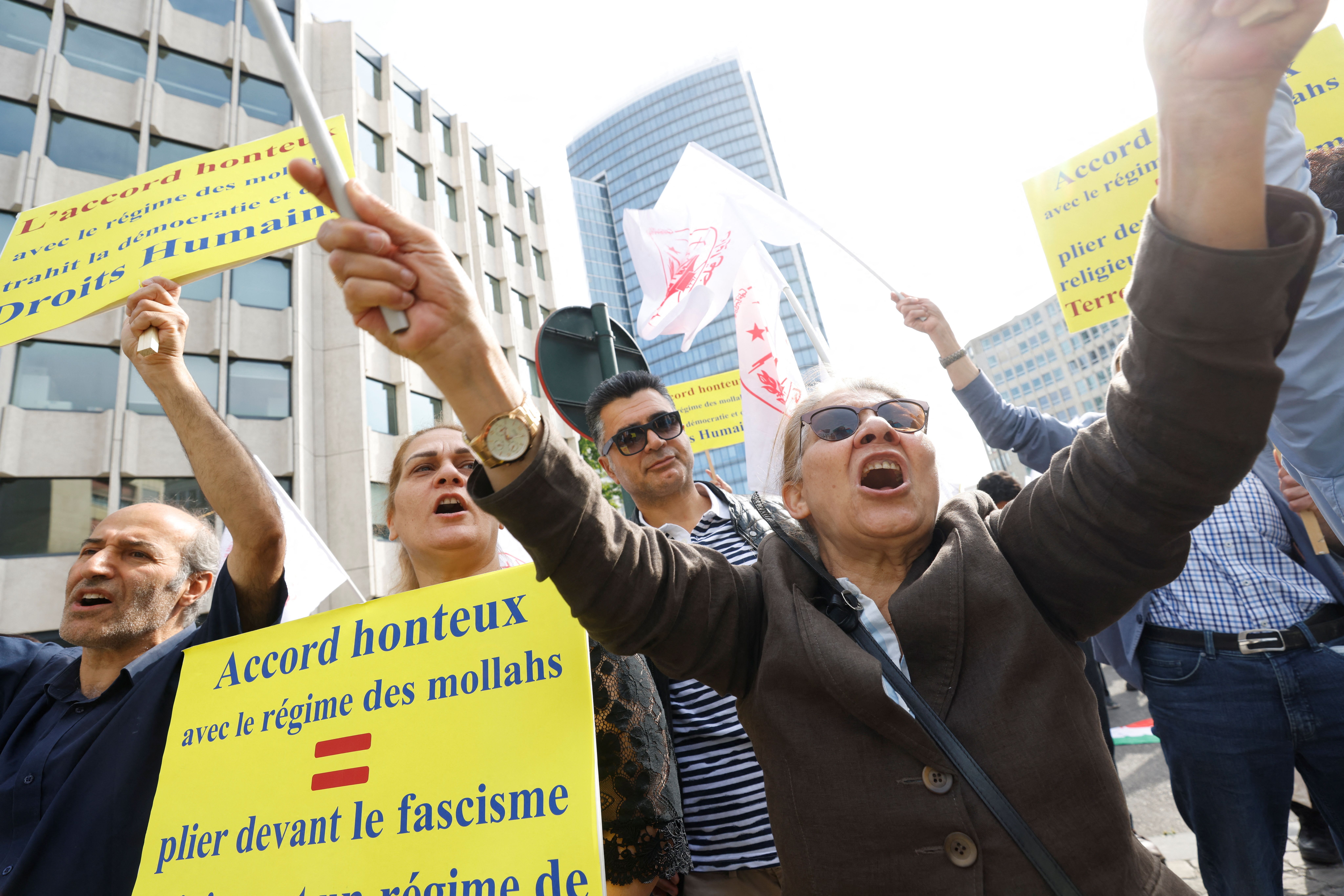 مع استمرار التظاهر ضدها.. تأجيل جلسة البرلمان البلجيكي بشأن اتفاقية تبادل السجناء مع إيران