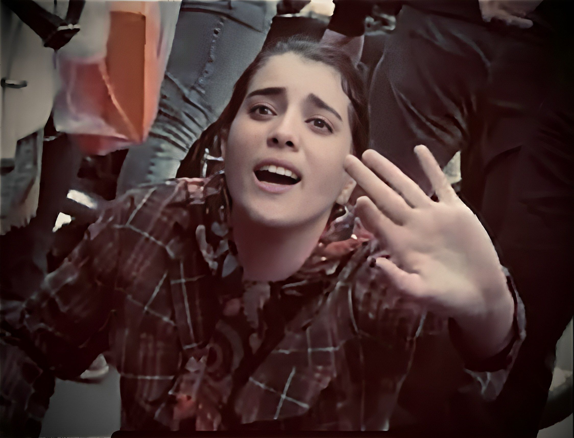 رویا ذاکری معروف به دختر تبریز، مهر ۱۴۰۲ به دلیل اعتراض به حجاب اجباری و شعار دادن علیه علی خامنه‌ای بازداشت شد و مقام‌های جمهوری اسلامی گفتند او مبتلا به «بیماری روانی» است