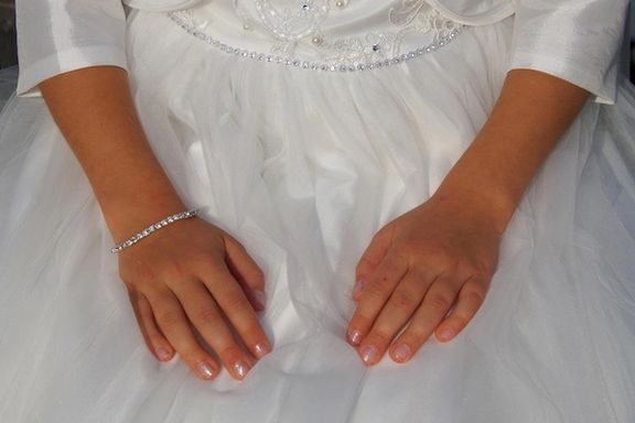 یک دختر نوجوان قربانی کودکهمسری در ایرانشهر خودسوزی کرد