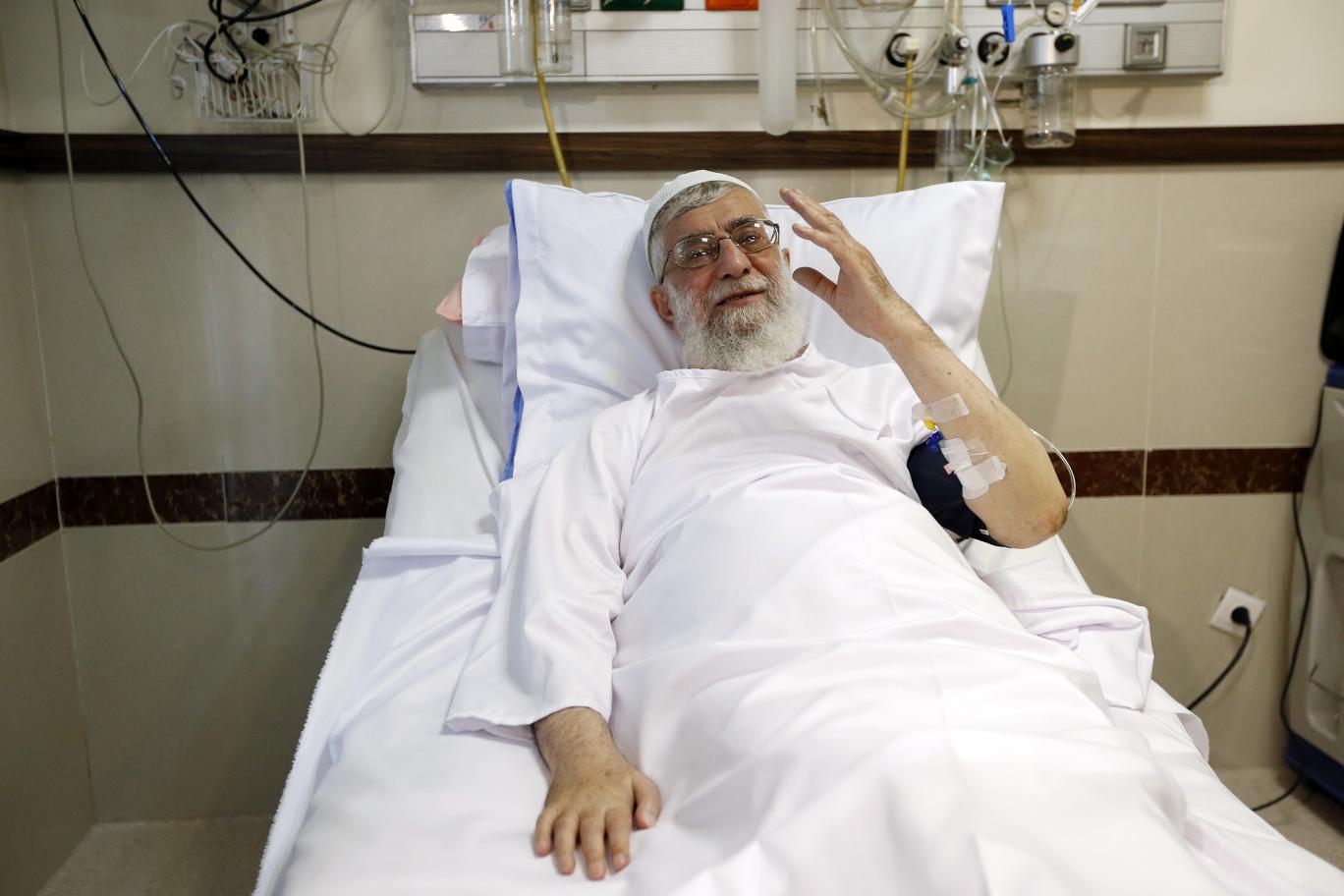 "نيويورك تايمز": المرشد الإيراني بالمستشفى بعد تدهور صحته وخضوعه لجراحة لإزالة انسداد معوي