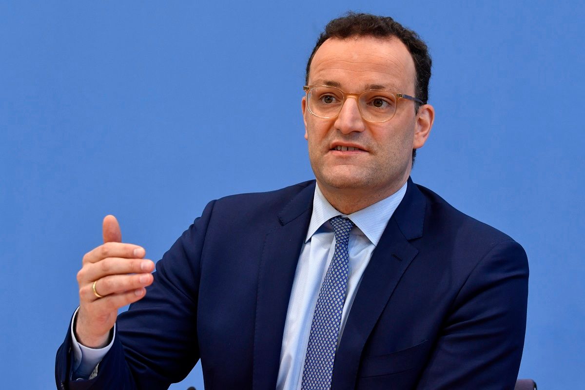 توصیف وزیر بهداشت آلمان از ۳ مسیر ناگزیر در برابر کرونا:تزریق واکسن،بهبودی از کرونا یا مرگ