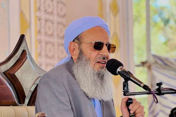 مولوی عبدالحمید: جمعههای خونین زاهدان و خاش هرگز فراموششدنی نیست