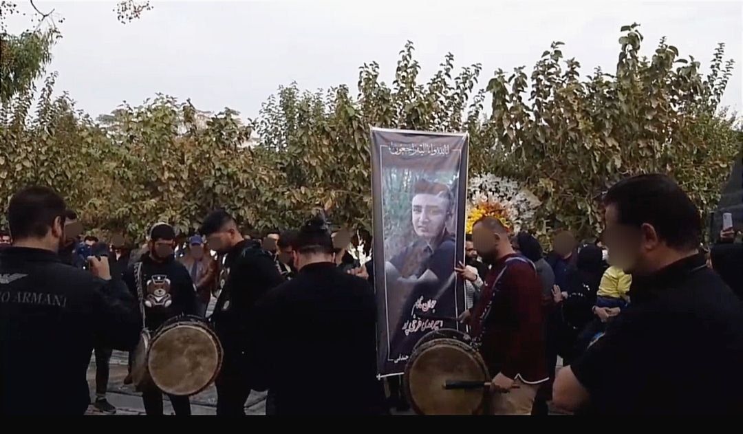 مراسم أربعينية 3 من ضحايا الانتفاضة في إيران.. وهتافات ضد النظام من خرم آباد إلى طهران