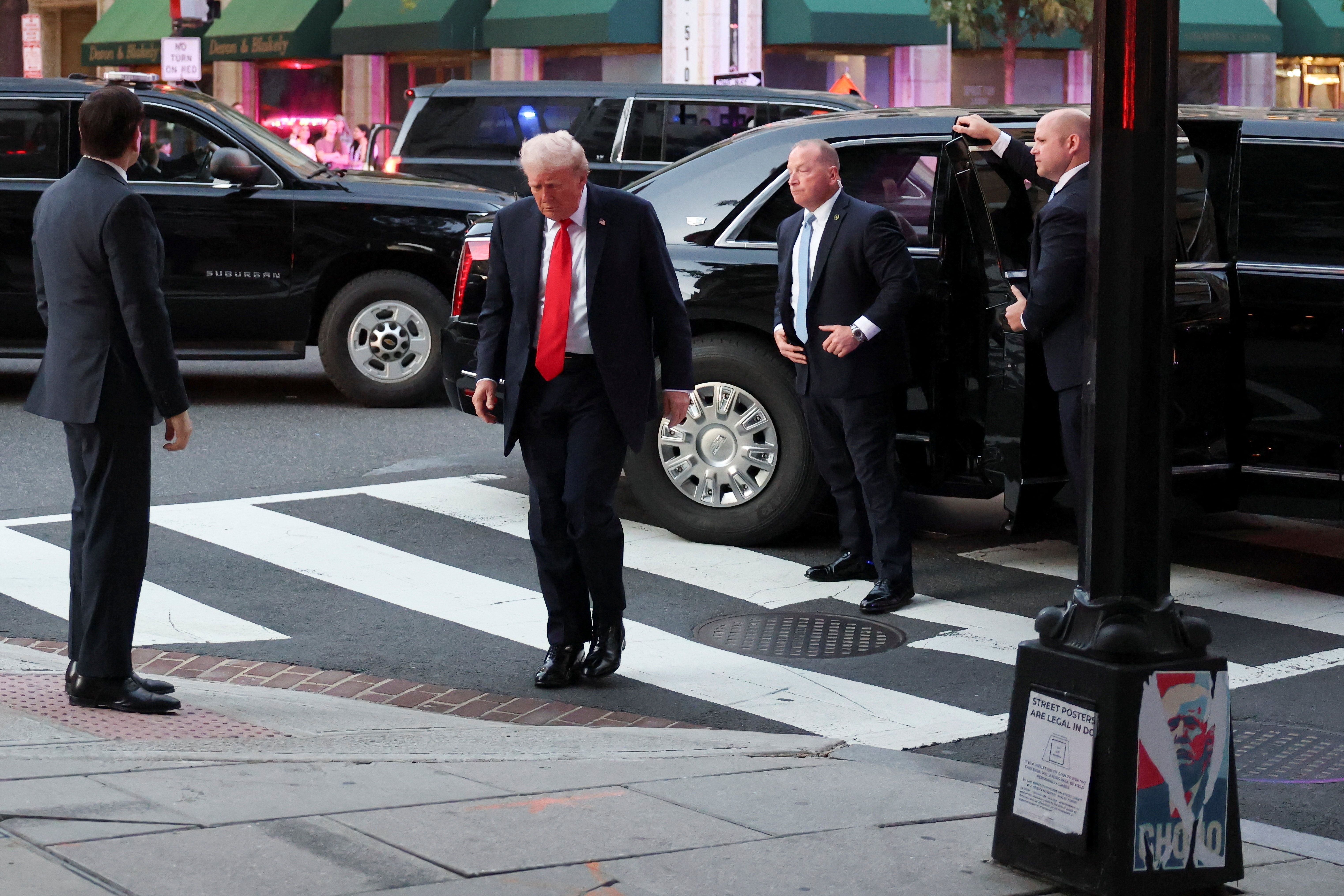 ترامپ: از حمله اسرائیل به قطر چندان راضی نیستم