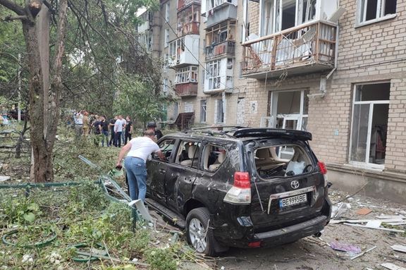 خرابیهای به جا مانده از حمله موشکی روسیه به شهر میکولاییف در جنوب اوکراین، ۲۹ تیر