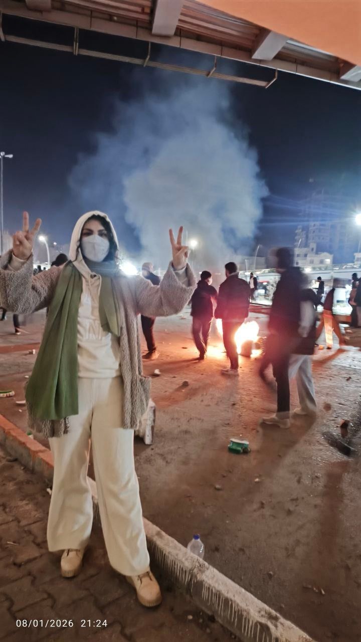 ادای احترام شهروندان به کاربرانی که پس از ۱۸ دی آنلاین نشدند