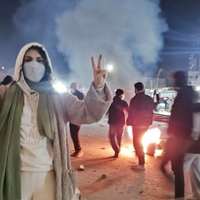 ادای احترام شهروندان به کاربرانی که پس از ۱۸ دی آنلاین نشدند