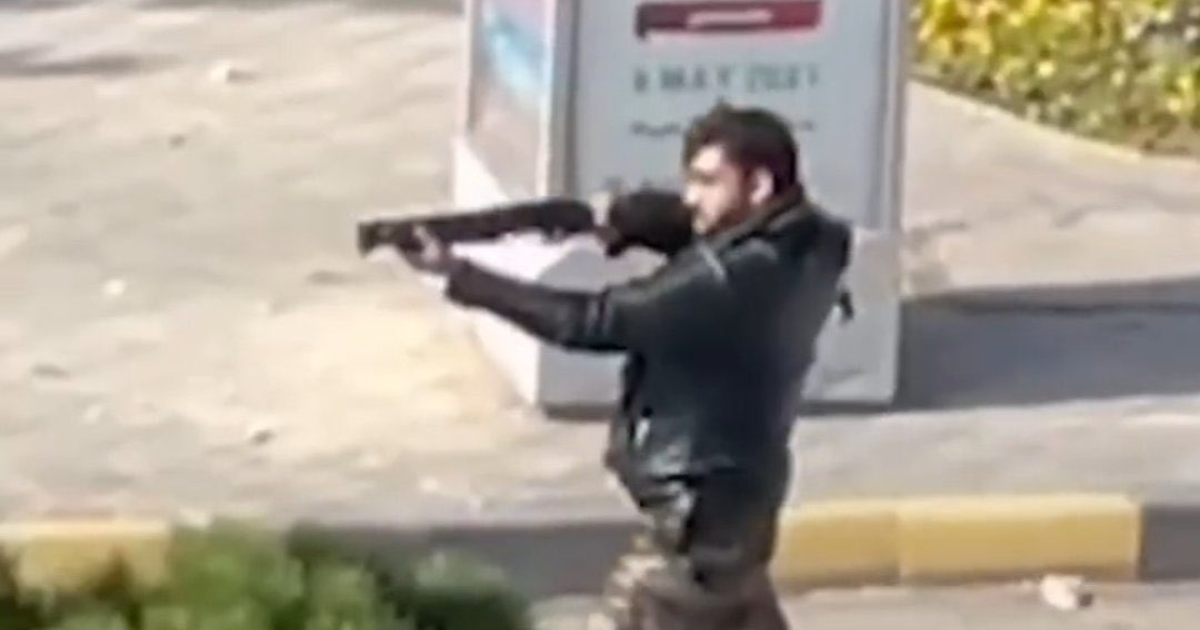 برلماني إيراني: تعديل قانون حمل السلاح.. تحسبا لاندلاع "أعمال عنف" مستقبلا