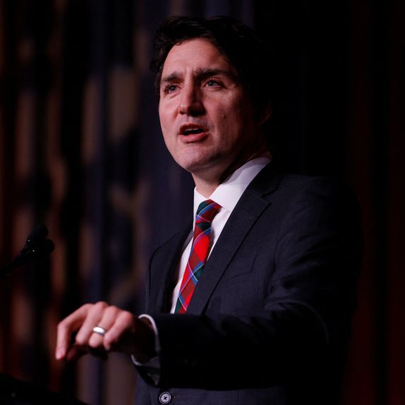 رئيس وزراء كندا: سنقف إلى جانب أسر ضحايا الطائرة الأوكرانية وسنحاسب النظام الإيراني