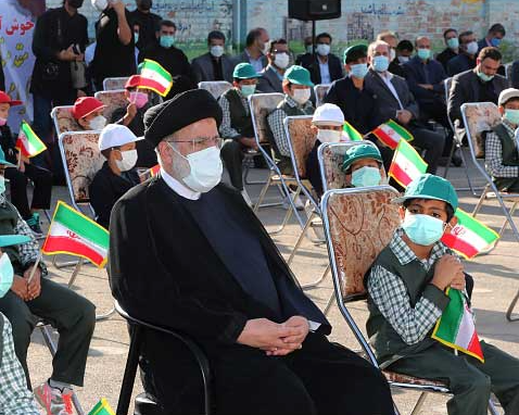 دبیر شورای عالی انقلاب فرهنگی: رئیسی را متهم کردند شش کلاس بیشتر سواد ندارد اما سکوت کرد