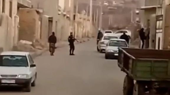 قوات الأمن الإيرانية تعتقل مئات الأشخاص بعد محاصرة قرية «جنار» في أسدآباد بـ "همدان"