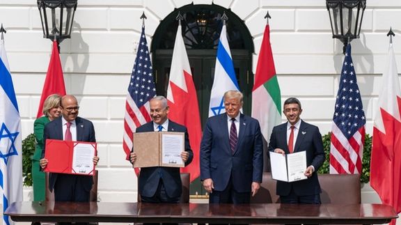 Bahraini Foreign Minister Abdullatif bin Rashid Al-ZayaniIsraeli, Israeli Prime Minister Benjamin Netanyahu, US President Donald J. Trump, Emirati Foreign Minister Abdullah bin Zayed Al-Nahyan after signing the Abraham Accords, September 15, 2020, on the South Lawn of the White House
