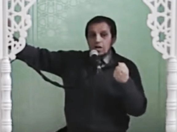 حکم اخراج یک امام جماعت از فرانسه به دلیل تبلیغ زنستیزی و یهودستیزی تایید شد