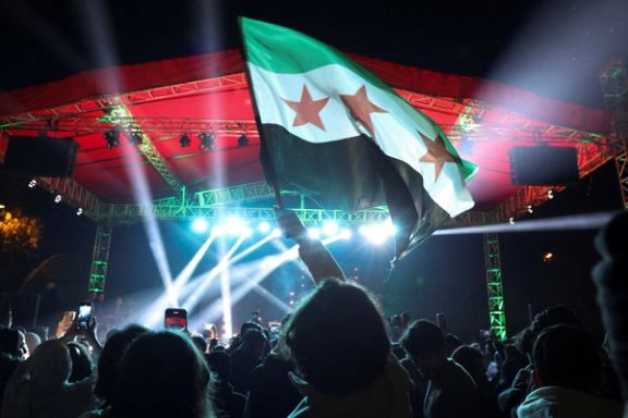 شادی مردم سوریه در نخستین جشن سال نو میلادی پس از سقوط بشار اسد، دمشق، ۱۲ دی