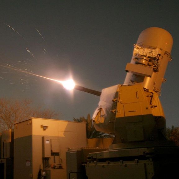 پدافند سفارت آمریکا یک راکت را منهدم کرد، دومی خارج از منطقه سبز بغداد فرود آمد