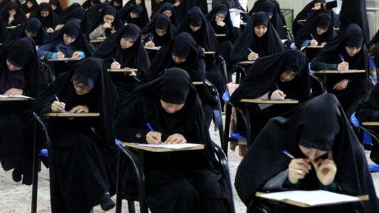 حوزه علمیه برای جذب و اعزام طلاب زن برای تبلیغ در مدارس فراخوان داد