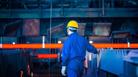 عضو هیاتمدیره کانونهای شوراهای کار: کارگران در اساسیترین نیاز خورد و خوراک هم مشکل دارند