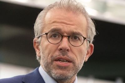 عضو پارلمان اروپا: جمهوری اسلامی فکر میکند میتواند پارلمان اروپا را ساکت کند