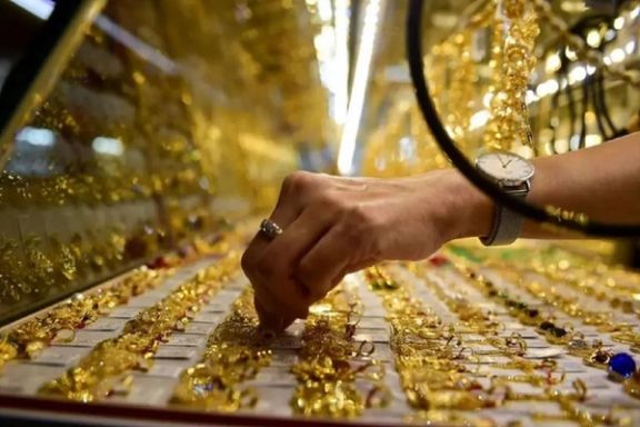 برلماني إيراني: 20 مليون مواطن توجهوا إلى أسواق العملات الأجنبية والذهب وتركوا الإنتاج