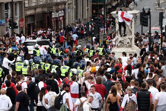 ۱۹ نفر از نیروی پلیس بریتانیا در حاشیه فینال جام ملتهای اروپا مجروح شدند