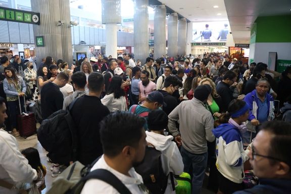 Passengers wait at the Benito Juarez International Airport due to a worldwide tech outage that caused flight delays, in Mexico City, Mexico July 19, 2024. REUTERS/Luis Cortes