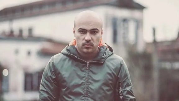 اخذ تعهد عدم فعالیت علیه جمهوریاسلامی از عماد قویدل، رپر معترض گیلانی، در پلیس فتا