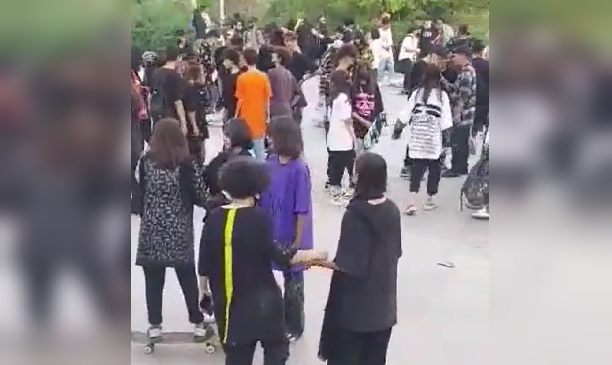 فرماندار شیراز: شماری از نوجوانان حاضر در «تجمع هنجارشکنانه دهه نودی‌ها» را بازداشت کردیم