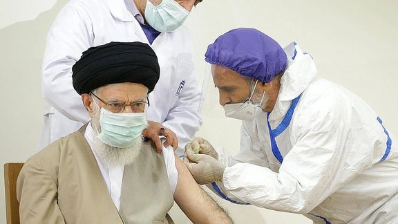 رییس فرهنگستان علوم پزشکی: خامنهای دوز سوم واکسن کرونا را دریافت کرد