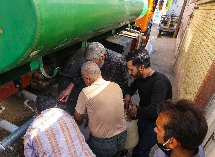 شهروندان از ادامه قطع آب گفتند، ‌وزیر نیرو تهدید به قطع برق مشترکان کرد