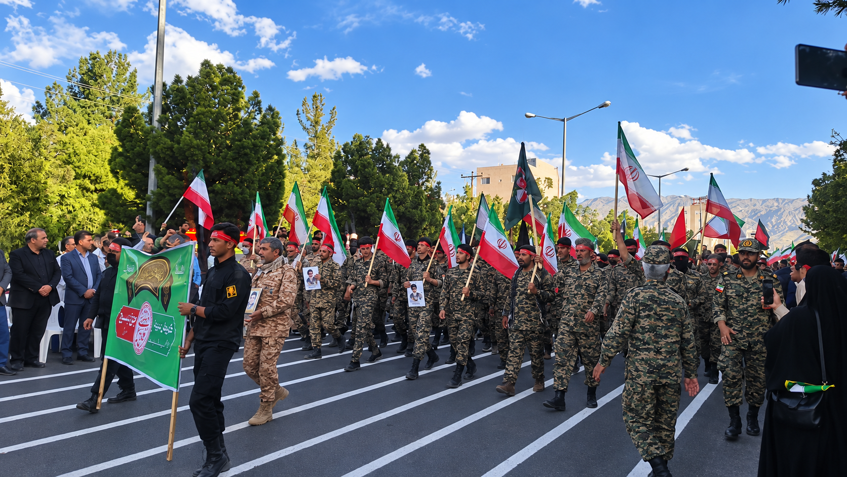 Islamic Republic supporters take weapons home after training, citizens say