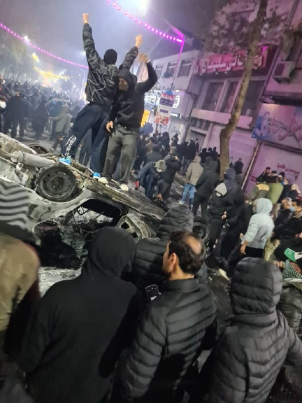 "أفغانستان إنترناشيونال":"طالبان" تصدر توجيهًا بعدم نشر أخبار داعمة للمتظاهرين الإيرانيين