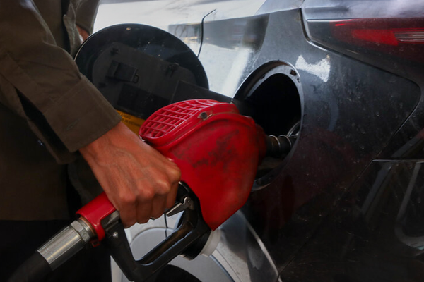اولین گام افزایش قیمت بنزین؛ قیمت پایه بنزین سوپر ۶۵,۸۰۰ تومان اعلام شد