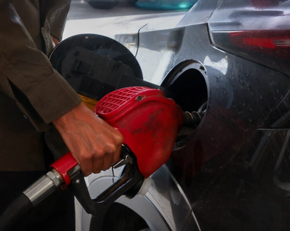 اولین گام افزایش قیمت بنزین؛ قیمت پایه بنزین سوپر ۶۵,۸۰۰ تومان اعلام شد