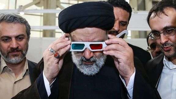 President Ebrahim Raisi visiting a technology center in Tehran in 2021