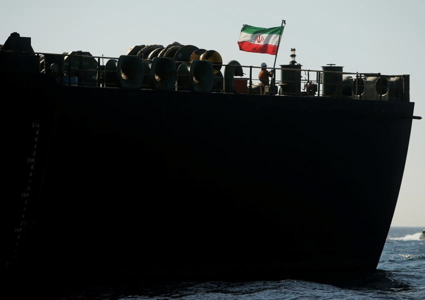 ارتفاع الصادرات النفطية الإيرانية خلال شهرين.. وطهران تخسر 370 مليار دولار بسبب العقوبات