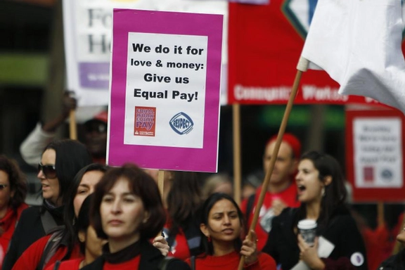 بحران کرونا؛ بدشانسی سهگانه زنان در بازار کار با امنیت و حقوق کمتر