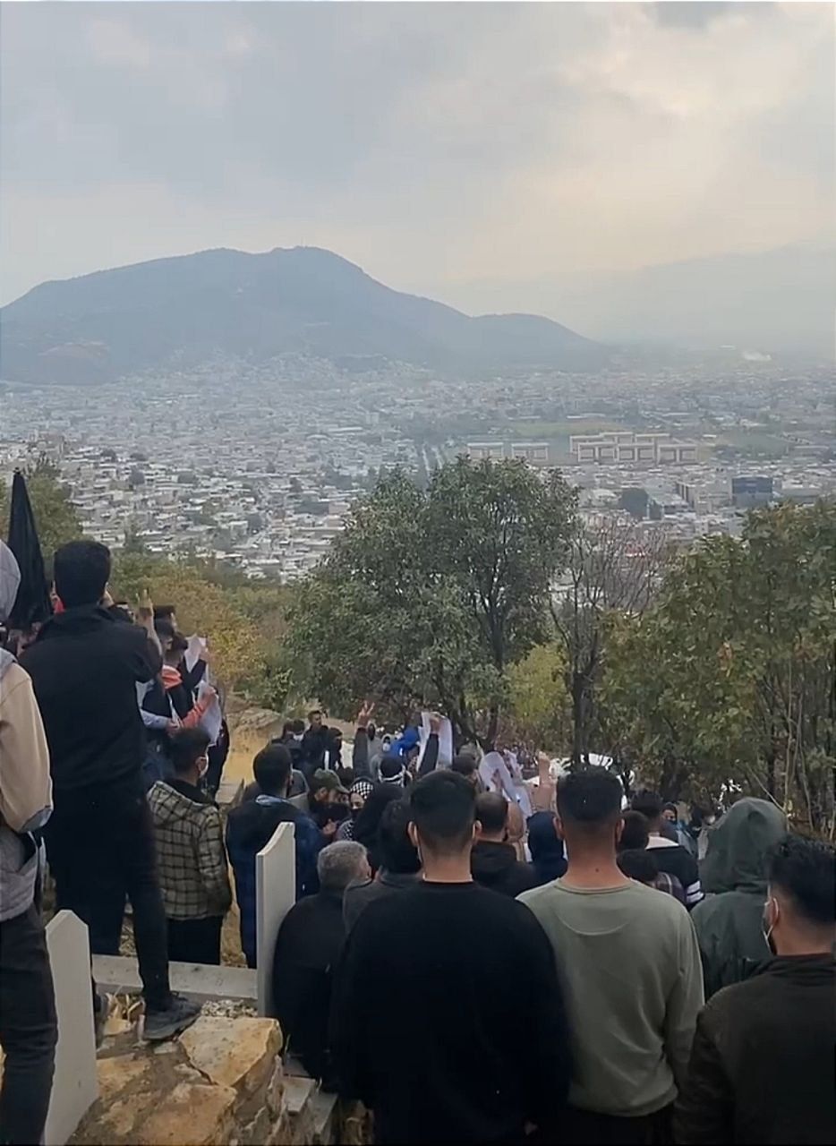 انتفاضة إيران: الطلاب مستمرون في احتجاجاتهم وتوسع إضراب التجار وعمال النفط