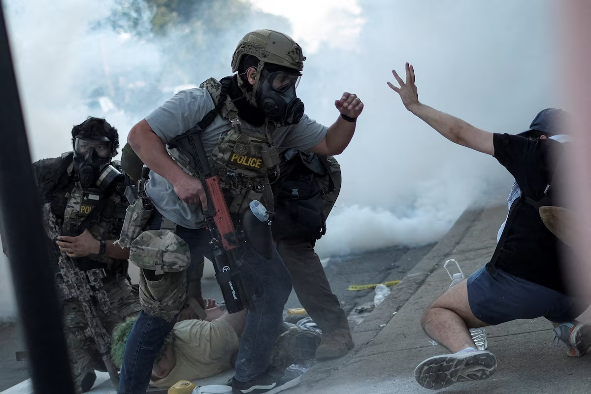 ترامپ خواستار زندانی کردن فرماندار ایلینوی و شهردار شیکاگو شد