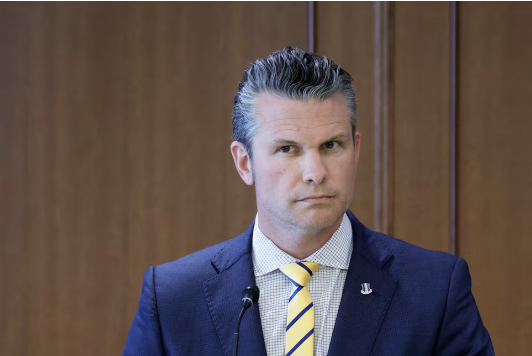 وزیر دفاع آمریکا: حوثی‌ها کاملا نابود نشده‌اند اما باید بر منافع اصلی خود تمرکز می‌کردیم