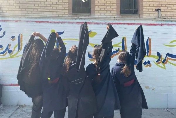 بن‌بست «گفت‌وگوی ملی» در خیزش سراسری مردم ایران؛ این نسل حرفی با «نظام» ندارد