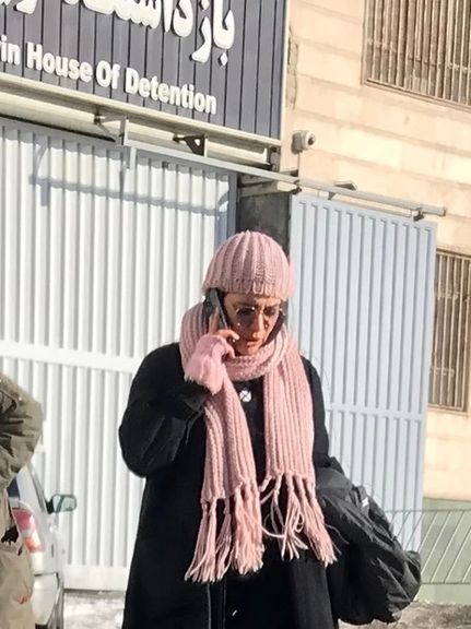 الهام پاوهنژاد، بازیگر تئاتر و سینما، به دادسرای اوین احضار و با قید وثیقه آزاد شد