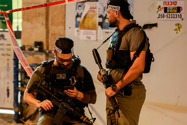 معاریو: اسرائیل برای مقابله با تهدید ایران، حفاظت از دانشمندان صنایع دفاعی را آغاز کرد