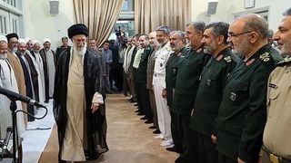 فتنهگر کیست؟ خامنهای یا مردم؟